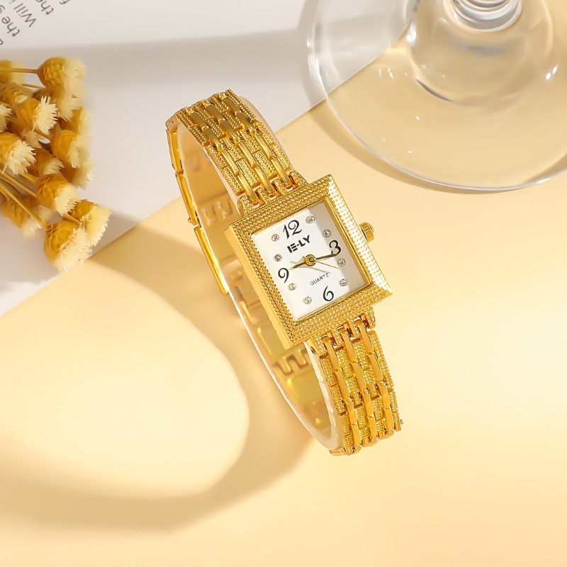 Women's Golden Watch Fashion Rhinestone Dial Distinctive Bracelet Quartz Watch - Image 3