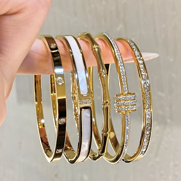 Titanium Steel Bracelet Women's Vacuum Electroplated Color-free Stainless Steel Bracelet